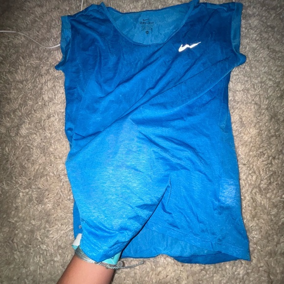 Blue dryfit Nike shirt, very light and thin size XS - Picture 2 of 4